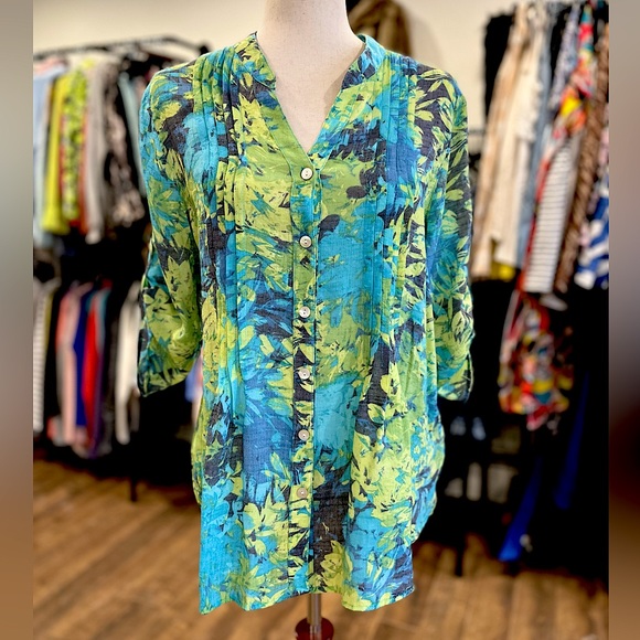 Ruby Rd. Women’s Button Down Pleaded Blouse in Blue and Green Print - Picture 1 of 6
